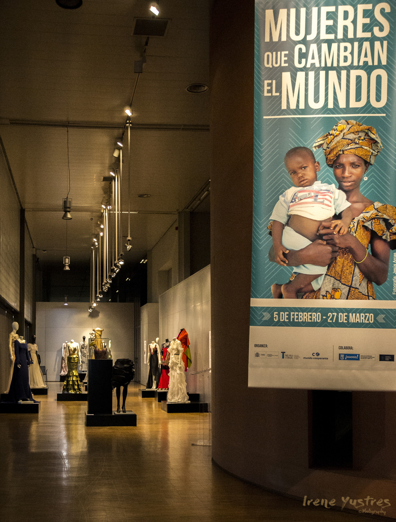 Entrada a la expo Mujeres que cambian el mundo, en el Museo del Traje. Irene Yustres.